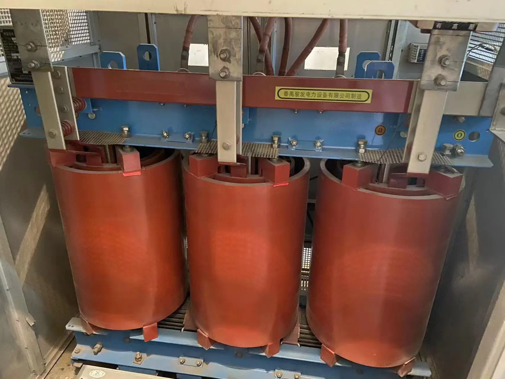 舊變壓器回收就選深圳市鑫進(jìn)發(fā)再生資源回收有限公司，專業(yè)回收多類變壓器，價格合理服務(wù)優(yōu)